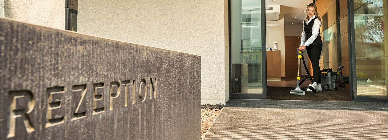 Szőnyeg- &eacute;s k&aacute;rpittiszt&iacute;t&oacute; g&eacute;pek