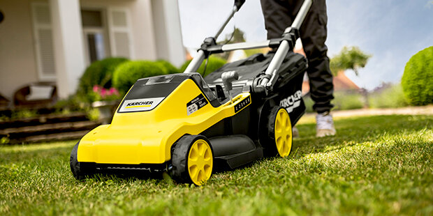 Akkumul&aacute;toros fűny&iacute;r&oacute;