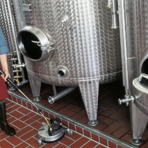 Melegv&iacute;z gener&aacute;torok