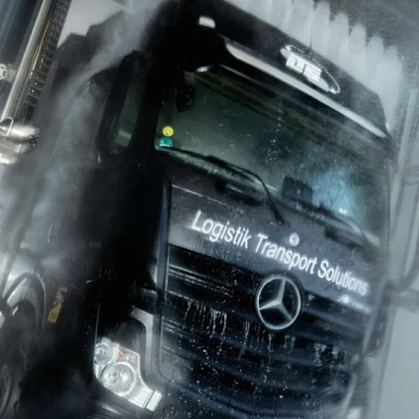 Kamion &eacute;s buszmos&oacute; berendez&eacute;sek