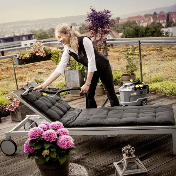 Szőnyeg- &eacute;s k&aacute;rpittiszt&iacute;t&oacute;k