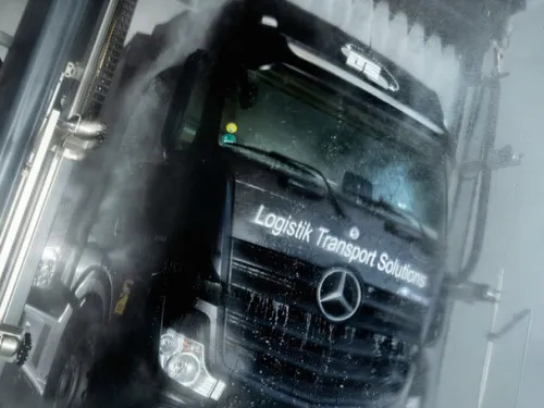 Kamion &eacute;s buszmos&oacute; berendez&eacute;sek