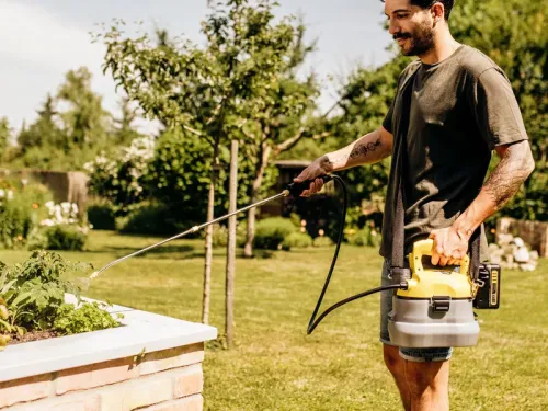 Akkumul&aacute;toros permetező