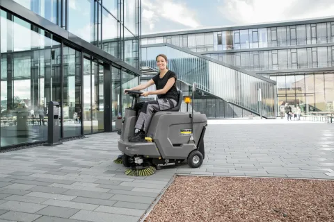 K&auml;rcher Seprő-porsz&iacute;v&oacute; KM 85/50 R Bp Pack 80Ah Li+FC