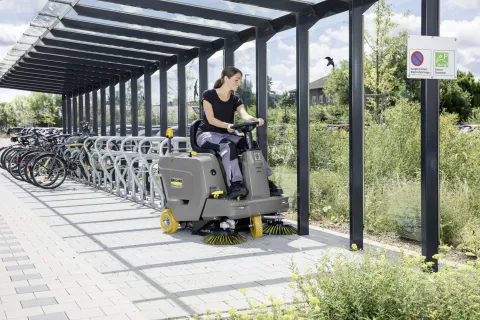 K&auml;rcher Seprő-porsz&iacute;v&oacute; KM 85/50 R Bp Pack Li+FC 2SB