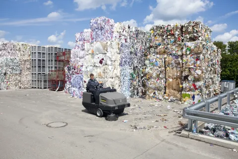 K&auml;rcher Seprő-porsz&iacute;v&oacute; KM 130/300 R LPG