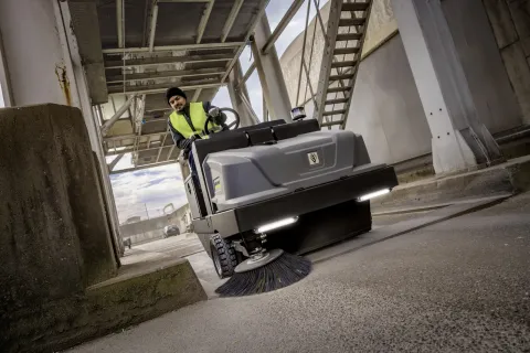 K&auml;rcher Seprő-porsz&iacute;v&oacute; KM 130/300 RI LPG