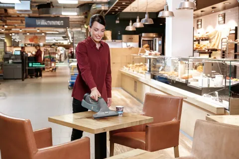 K&auml;rcher Ablak &eacute;s fel&uuml;leti porsz&iacute;v&oacute; WVP 10 Adv