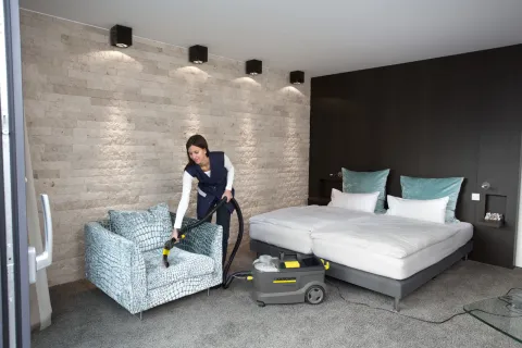 K&auml;rcher Permetextrakci&oacute;s tiszt&iacute;t&oacute; Puzzi 10/1 + Hand