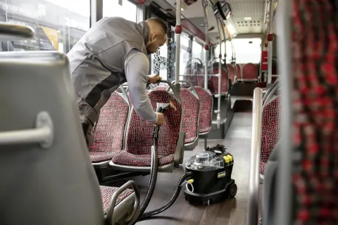 K&auml;rcher Permetextrakci&oacute;s tiszt&iacute;t&oacute; Puzzi 8/1 Go!Further