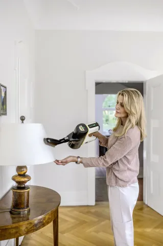 K&auml;rcher Akkumul&aacute;toros porsz&iacute;v&oacute; VC 7 Cordless yourMax