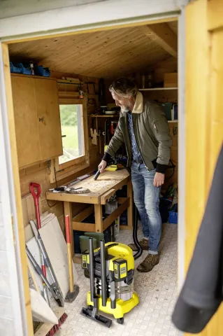 K&auml;rcher Akkumul&aacute;toros nedves &eacute;s sz&aacute;raz porsz&iacute;v&oacute; WD 4-18 S Dual Battery Set V-20/22