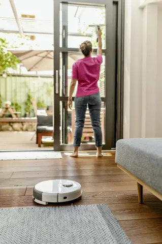 K&auml;rcher Robotporsz&iacute;v&oacute; felmos&oacute; funkci&oacute;val RCV 5 Comfort