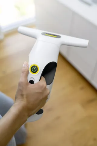 K&auml;rcher Ablaktiszt&iacute;t&oacute; WV 1 Compact Care