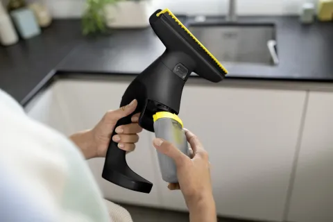 K&auml;rcher Ablaktiszt&iacute;t&oacute; WV 1 Compact Extra+ Black