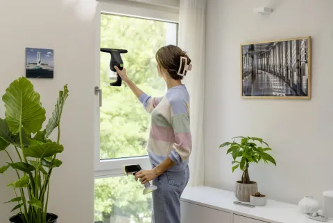 K&auml;rcher Ablaktiszt&iacute;t&oacute; WV 1 Compact Extra+ Black