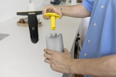 K&auml;rcher Ablaktiszt&iacute;t&oacute; WV 2 Universal Extra+ Black