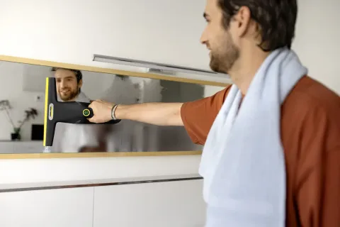 K&auml;rcher Ablaktiszt&iacute;t&oacute; WV 2 Universal Precision+ Black