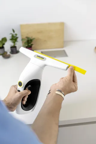 K&auml;rcher Ablaktiszt&iacute;t&oacute; WV 2 Universal Precision