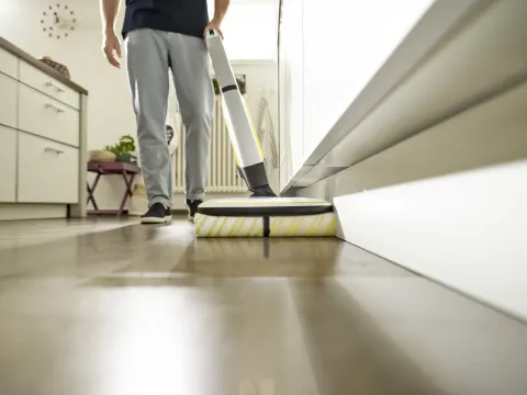 K&auml;rcher Kem&eacute;nypadl&oacute; tiszt&iacute;t&oacute; FC 7 Cordless Stone