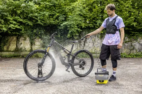 K&auml;rcher Mobil k&uuml;lt&eacute;ri tiszt&iacute;t&oacute; OC 4 + Bike Kit