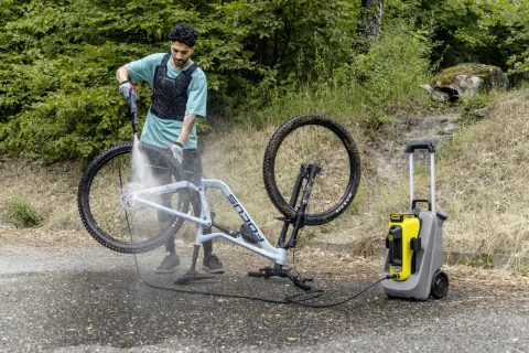 K&auml;rcher Mobil k&uuml;lt&eacute;ri tiszt&iacute;t&oacute; OC 6-18 Premium *INT (akkumul&aacute;tor n&eacute;lk&uuml;l)