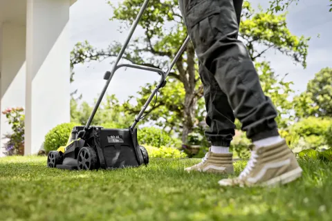 K&auml;rcher Akkumul&aacute;toros fűny&iacute;r&oacute; LMO 4-18 Dual Battery Set