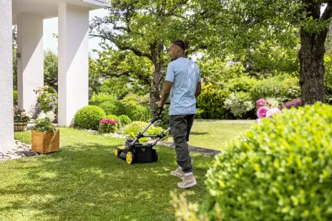 K&auml;rcher Akkumul&aacute;toros fűny&iacute;r&oacute; LMO 5-18 Dual Battery Set