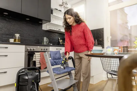 K&auml;rcher Szőnyeg- &eacute;s k&aacute;rpittiszt&iacute;t&oacute; SE 4 Go!Further