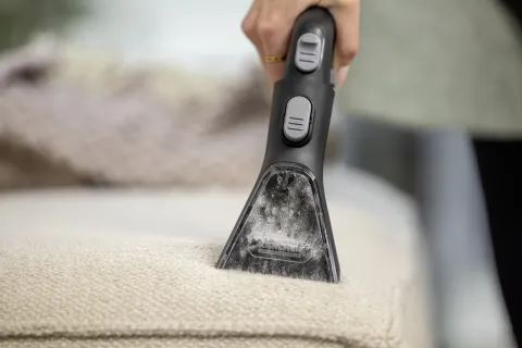 K&auml;rcher Szőnyeg- &eacute;s k&aacute;rpittiszt&iacute;t&oacute; SE 4 Plus *EU