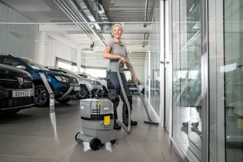 K&auml;rcher Akkumul&aacute;toros nedves &eacute;s sz&aacute;raz porsz&iacute;v&oacute; NT 22/1 Ap Bp L