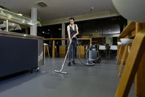 K&auml;rcher Nedves &eacute;s sz&aacute;raz porsz&iacute;v&oacute; NT 48/1