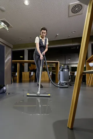 K&auml;rcher Nedves &eacute;s sz&aacute;raz porsz&iacute;v&oacute; NT 48/1