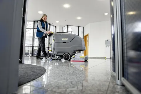 K&auml;rcher S&uacute;rol&oacute;-sz&iacute;v&oacute;g&eacute;p BR 85/100 W Classic Bp Pack 285Ah