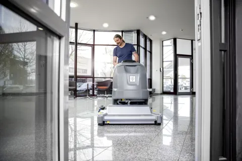 K&auml;rcher S&uacute;rol&oacute;-sz&iacute;v&oacute;g&eacute;p BR 85/100 W Classic Bp Pack 285Ah