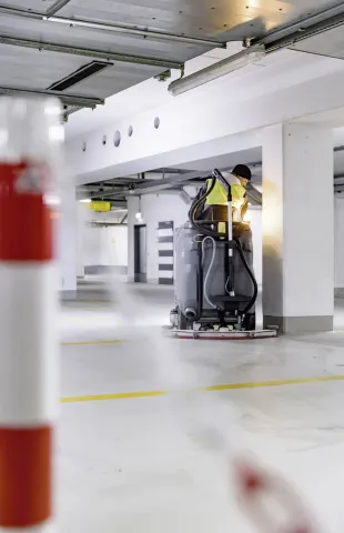 K&auml;rcher S&uacute;rol&oacute;-sz&iacute;v&oacute;g&eacute;p B 150 R BpPackDOSE+240AhGel+2xRI+Mop+D90