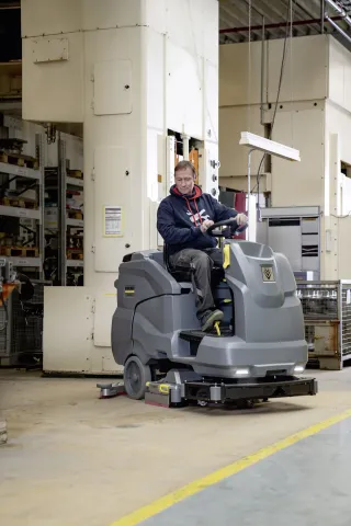 K&auml;rcher S&uacute;rol&oacute;-sz&iacute;v&oacute;g&eacute;p B 220 R Bp Pack DOSE+SB+240Ah Wet+Ri+R85